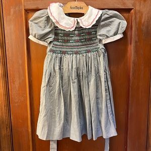 Vintage little girls size 4 party dress by Anisa. Smockin, scalloped neckline.
